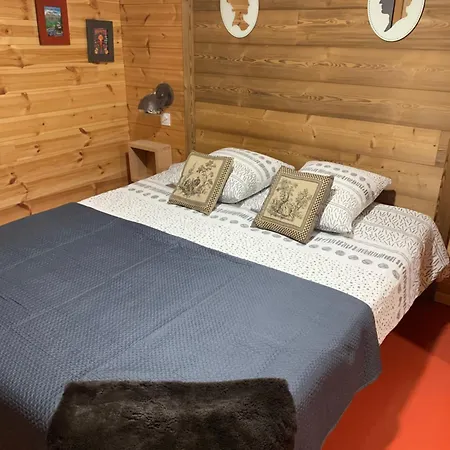 Les Chapeliers De St Pons Apartment *